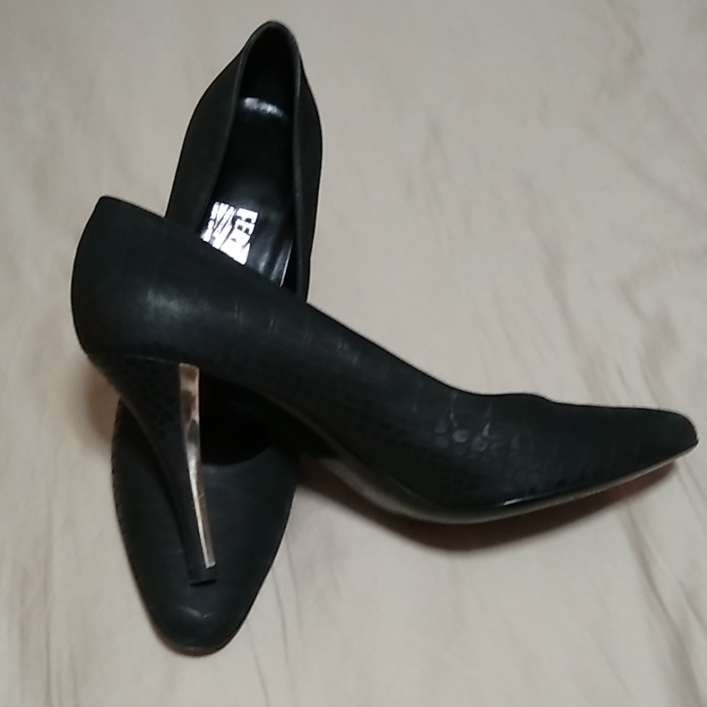 Shoes - image 2